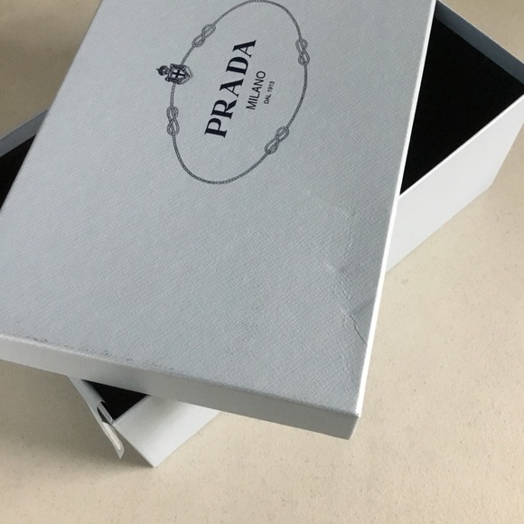 PRADA - Picture 9 of 15